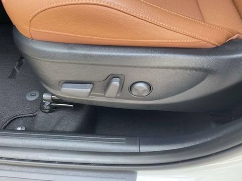 Certified 2025 Kia Soul EX FWD image 16