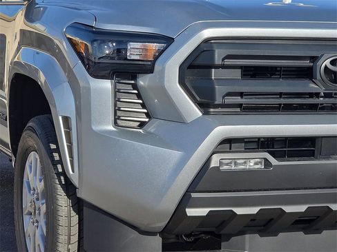 New 2026 Toyota Tacoma SR5 image 9