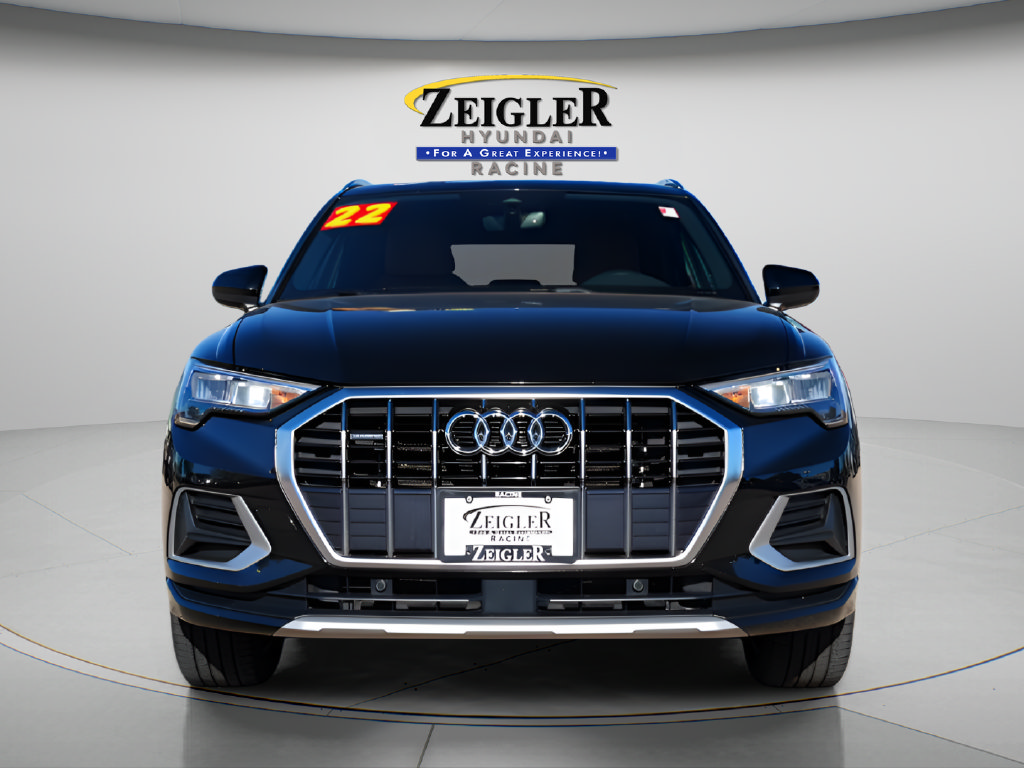 Used 2022 Audi Q3 2.0T Premium w/ Convenience Package AWD/4WD image 2