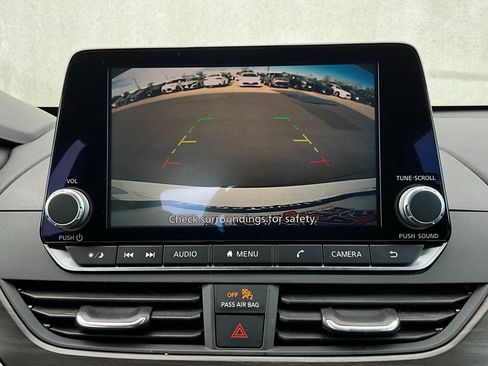 Used 2025 Nissan Altima 2.5 SV image 30