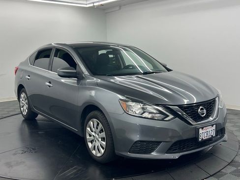 Used 2018 Nissan Sentra S image 2