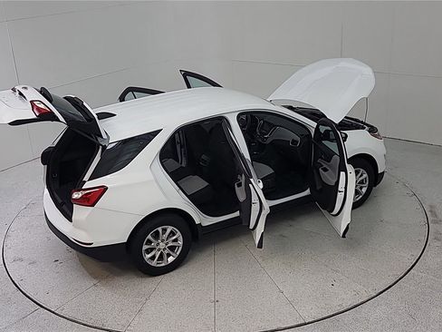 Used 2021 Chevrolet Equinox LS FWD image 24