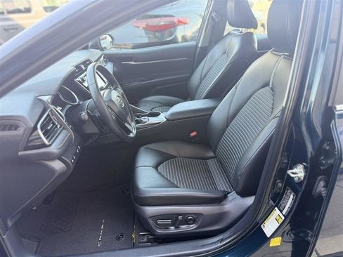 Used 2019 Toyota Camry SE FWD image 19