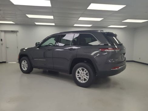 New 2025 Jeep Grand Cherokee Laredo w/ Luxury Tech Group I image 4