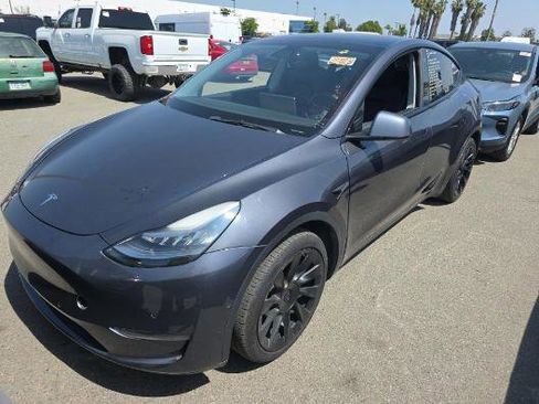 Used 2021 Tesla Model Y Long Range AWD/4WD image 1