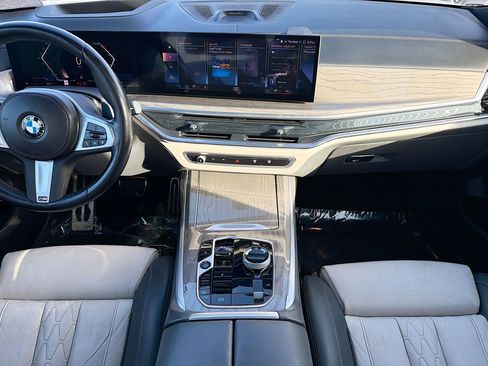 Used 2023 BMW X7 xDrive40i w/ Executive Package image 21