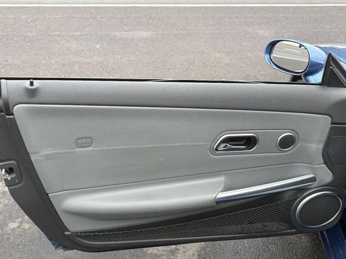 Used 2005 Chrysler Crossfire Limited image 17