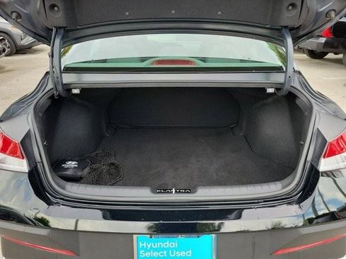 Certified 2025 Hyundai Elantra Sport FWD image 11