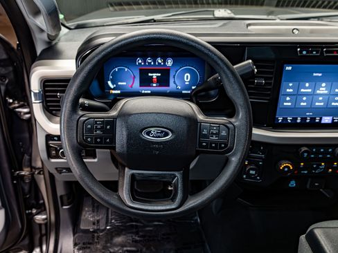 Used 2023 Ford F250 XLT w/ XLT Premium Package AWD/4WD image 17