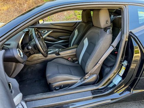 Used 2016 Chevrolet Camaro LT RWD image 9