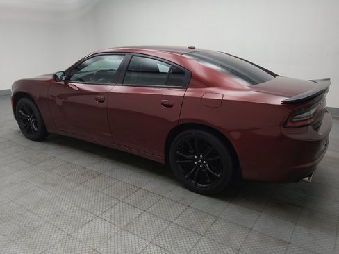 Used 2018 Dodge Charger SXT w/ Blacktop Package RWD image 3