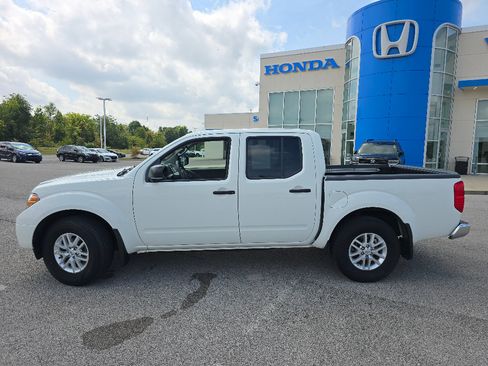 Used 2014 Nissan Frontier SV w/ SV Value Truck Package RWD image 7
