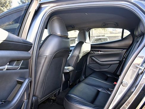 Used 2021 MAZDA MAZDA3 s image 23