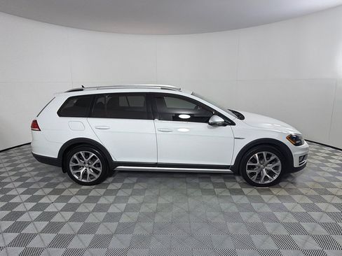 Used 2018 Volkswagen Golf Alltrack SE AWD/4WD image 4
