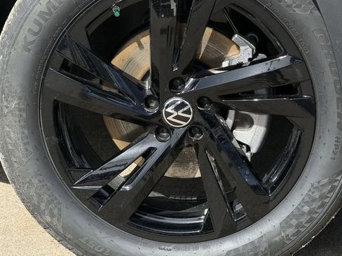 New 2026 Volkswagen Atlas Cross Sport SEL R-Line AWD/4WD image 6