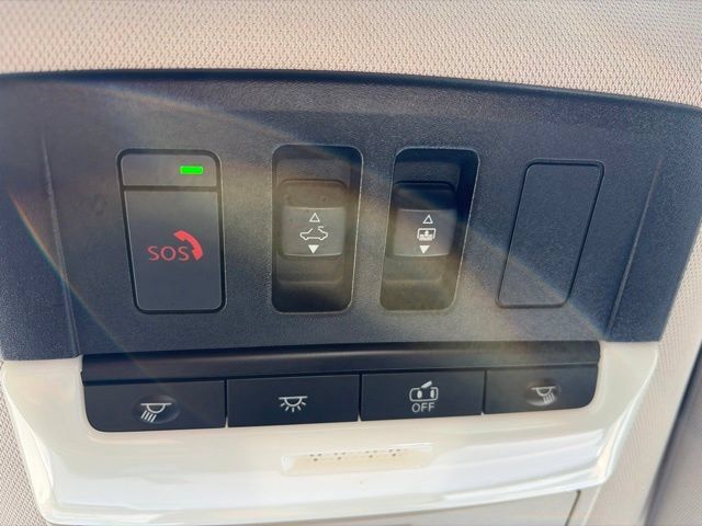 Used 2023 Nissan Pathfinder Platinum w/ Black Appearance Package AWD/4WD image 41