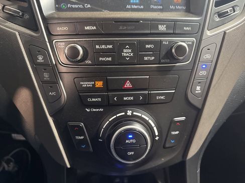 Used 2018 Hyundai Santa Fe SE image 24