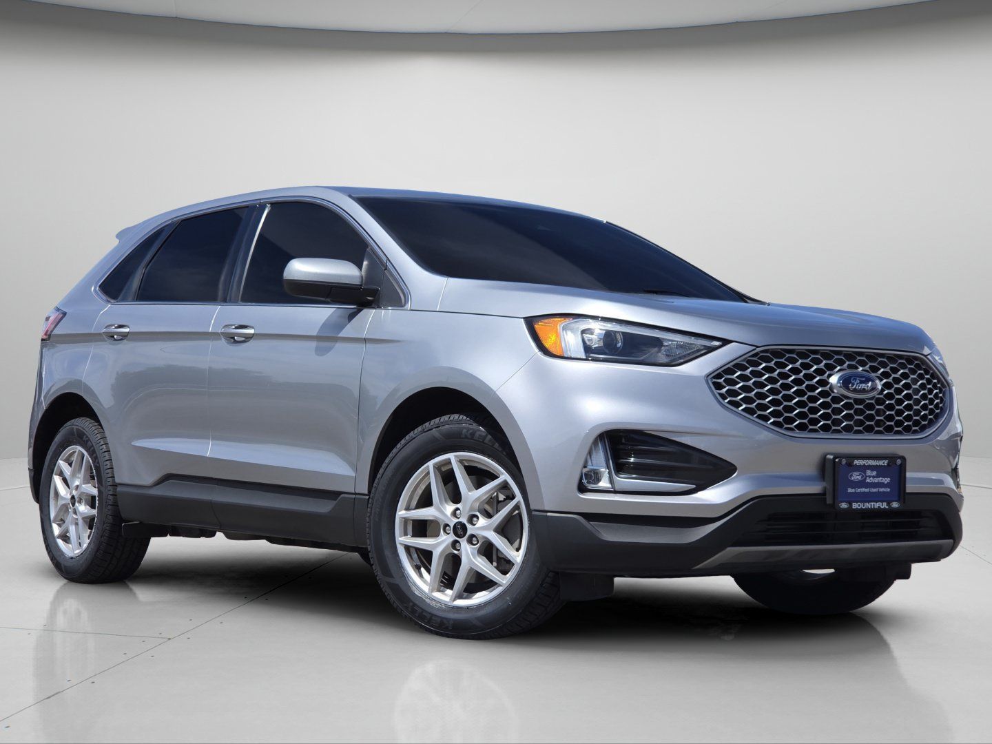 Used 2024 Ford Edge SEL w/ Convenience Package AWD/4WD image 2