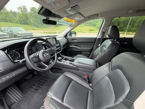 Used 2023 Nissan Pathfinder SL w/ Lighting Package (N92) AWD/4WD image 6