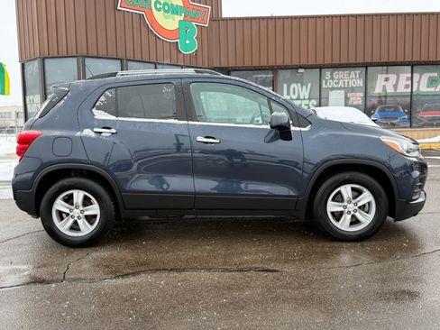 Used 2018 Chevrolet Trax LT w/ Sun & Sound Package image 9