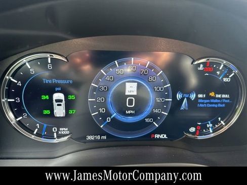 Used 2020 Cadillac Escalade ESV Premium Luxury AWD/4WD image 13