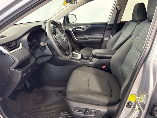Used 2021 Toyota RAV4 XLE AWD/4WD image 13