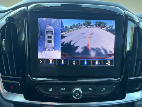 Used 2021 Chevrolet Traverse Premier AWD/4WD image 23
