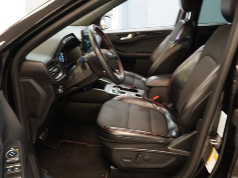 Used 2023 Ford Escape ST-Line Select w/ Tech Pack #1 AWD/4WD image 4