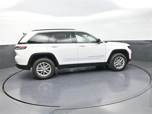 New 2025 Jeep Grand Cherokee Laredo X image 8