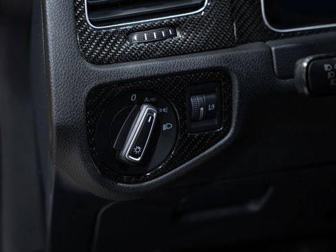 Used 2019 Volkswagen Golf R 4-Door image 67