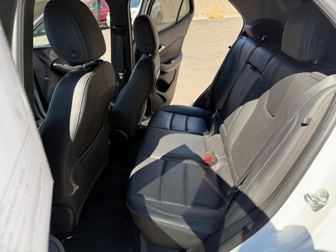 Used 2021 Buick Encore GX Essence w/ Experience Buick Package image 6