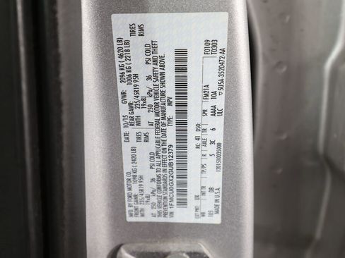 Used 2016 Ford Escape SE w/ SE Chrome Package image 39