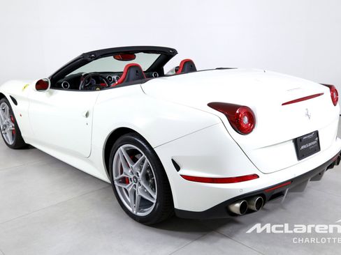 Used 2017 Ferrari California T image 7