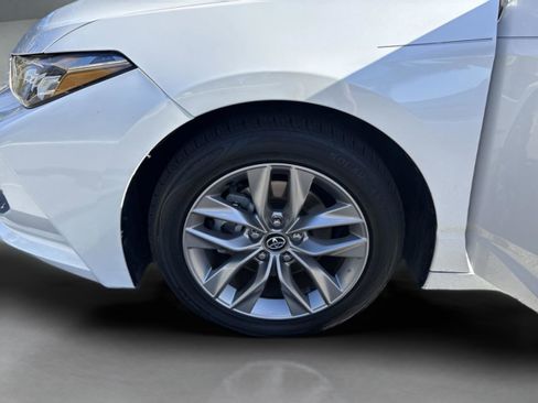 Used 2020 Toyota Avalon XLE w/ Moonroof Package image 25