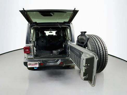 Used 2022 Jeep Wrangler Unlimited Sahara AWD/4WD image 34