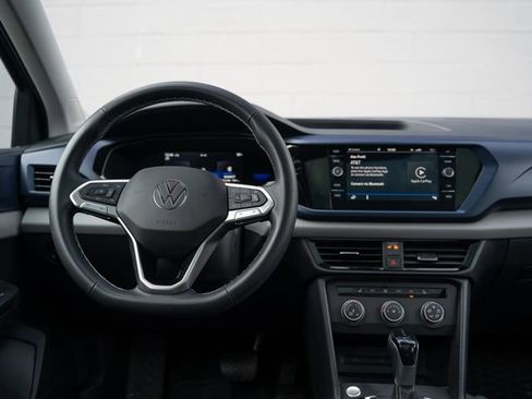 Used 2022 Volkswagen Taos SE w/ Panoramic Sunroof Package AWD/4WD image 22