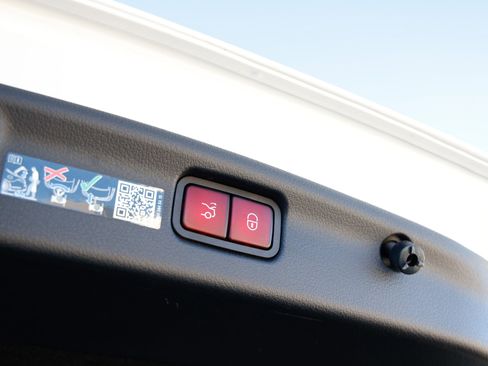 Used 2024 Mercedes-Benz C 300 Sedan image 51