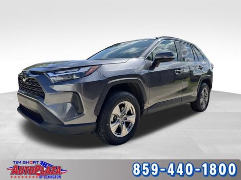 Used 2025 Toyota RAV4 XLE AWD/4WD image 1