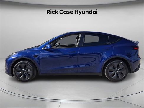 Used 2024 Tesla Model Y Long Range image 3