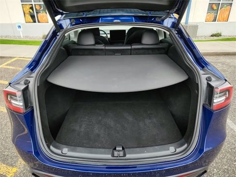 Used 2022 Tesla Model Y Performance image 15
