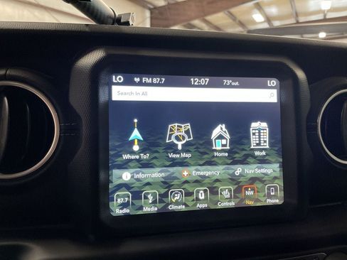 Used 2018 Jeep Wrangler Unlimited Sahara AWD/4WD image 20