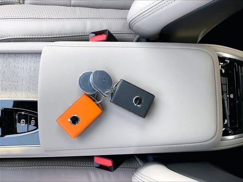 New 2026 Volvo XC90 T8 Ultra w/ Lounge Package image 35