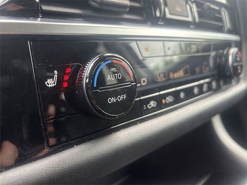 Certified 2022 Nissan Pathfinder SV image 37