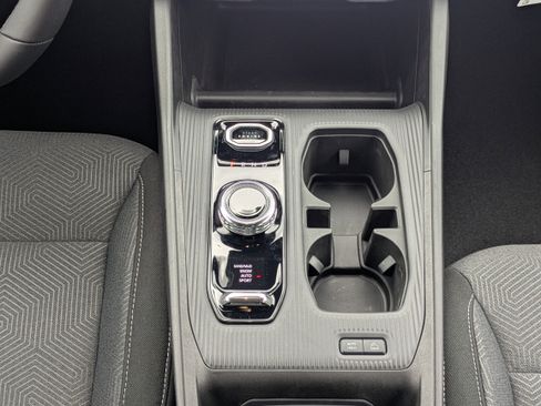 New 2026 Jeep Cherokee Laredo image 18