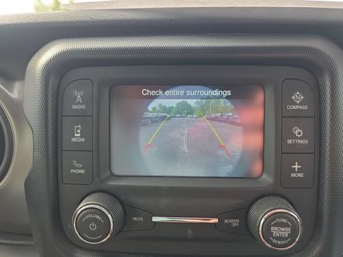 Used 2019 Jeep Wrangler Unlimited Sport S AWD/4WD image 18