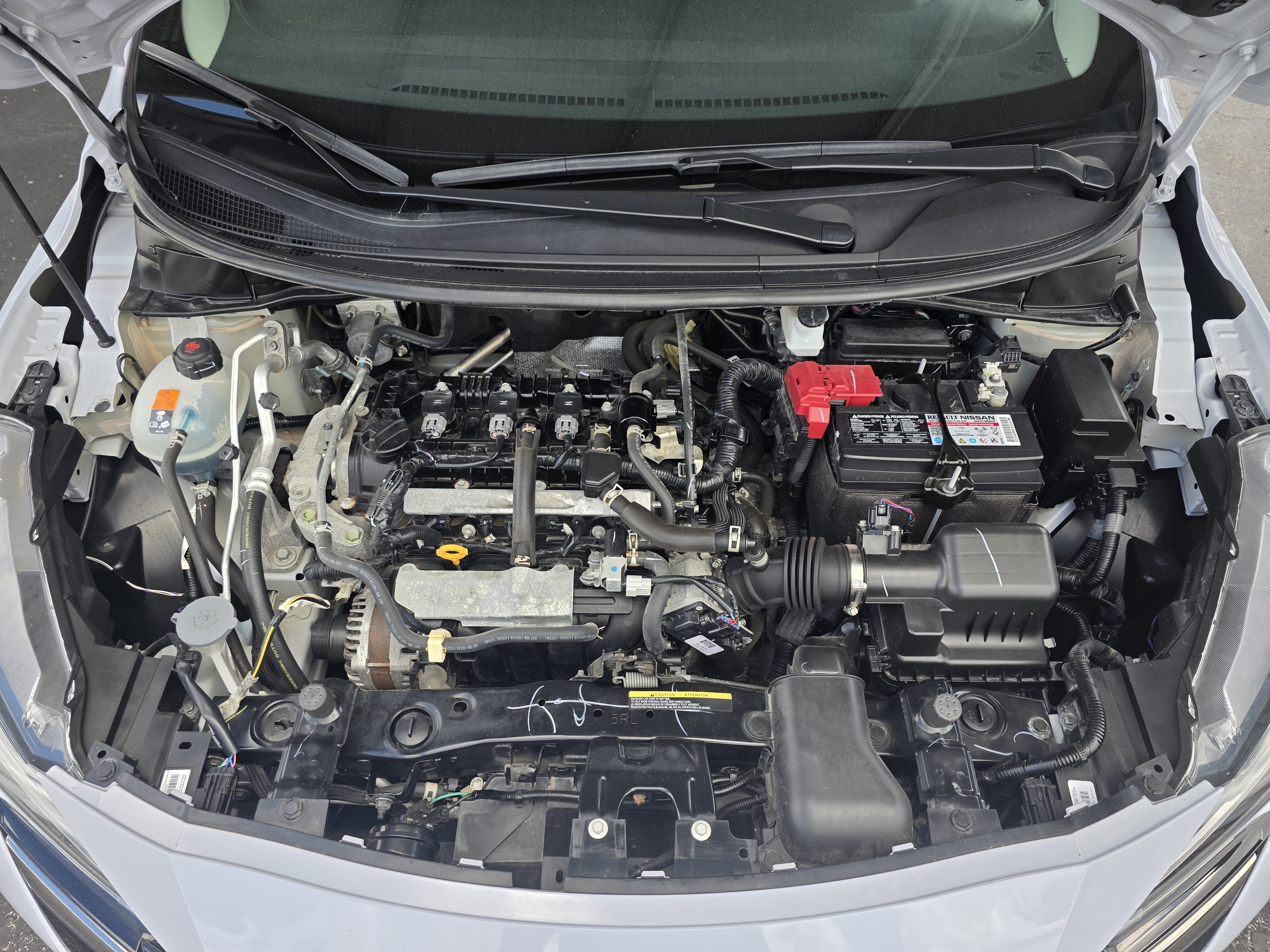 Used 2024 Nissan Versa SR FWD image 12