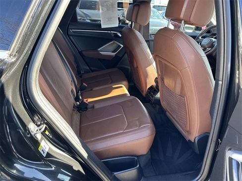 Used 2022 Audi Q3 2.0T Premium image 12