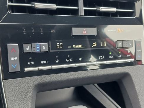 Used 2021 Toyota Avalon Limited w/ Advanced Safety Package FWD image 16