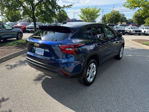 Used 2024 Chevrolet Trax LS w/ Driver Confidence Package FWD image 5
