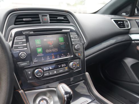 Used 2022 Nissan Maxima SR w/ Sport Mat Group FWD image 18